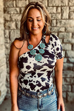 Load image into Gallery viewer, Cow Shoulder