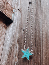 Load image into Gallery viewer, Star necklace
