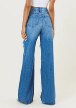 Load image into Gallery viewer, Go to jeans
