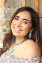 Load image into Gallery viewer, Danielle Studs
