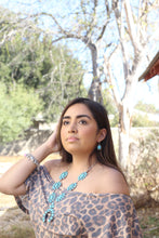Load image into Gallery viewer, Danielle Squash Blossom
