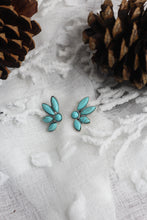 Load image into Gallery viewer, Lovely Turquoise Dove
