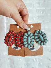 Load image into Gallery viewer, Danielle Studs

